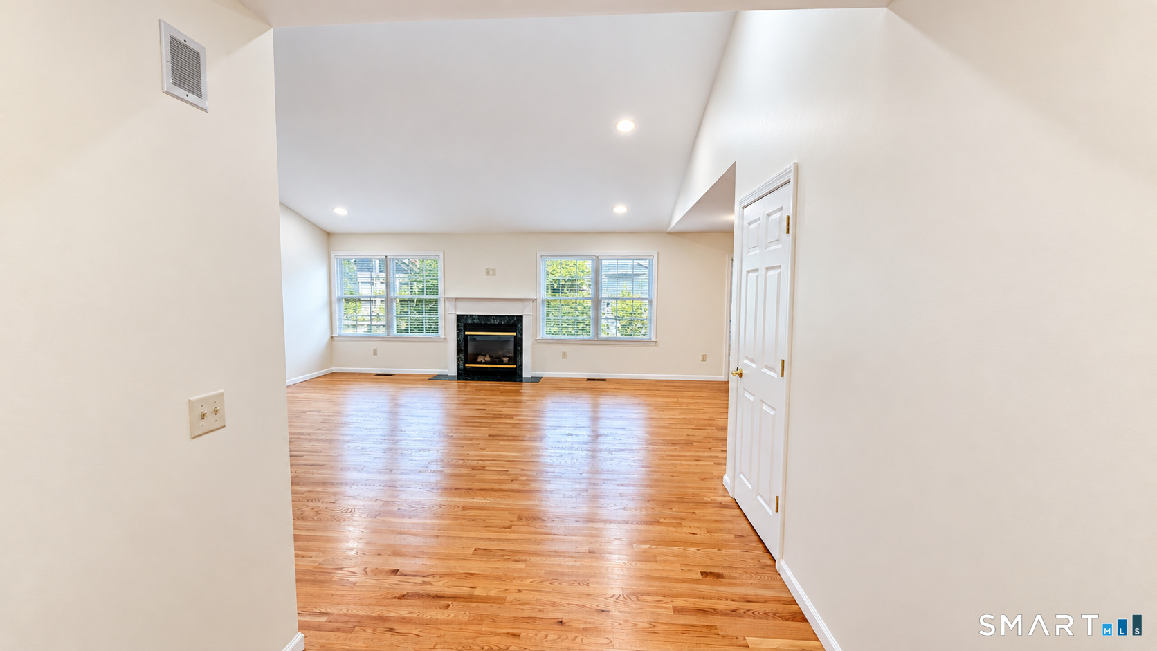 5 North Ridge, Unit 5 East Hampton, CT 06424 - Photo 3 of 37 Gallery Image 3