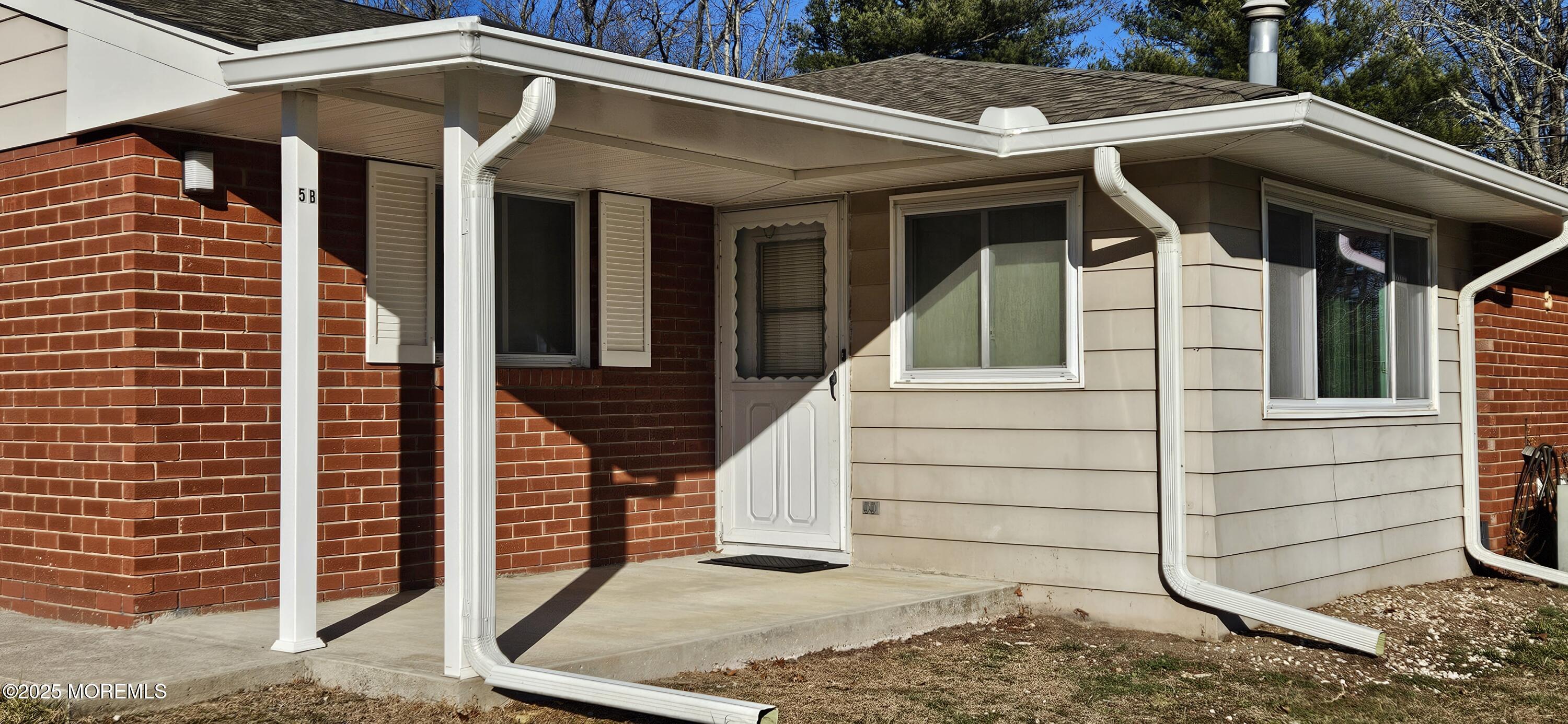 a view of a house with a garage