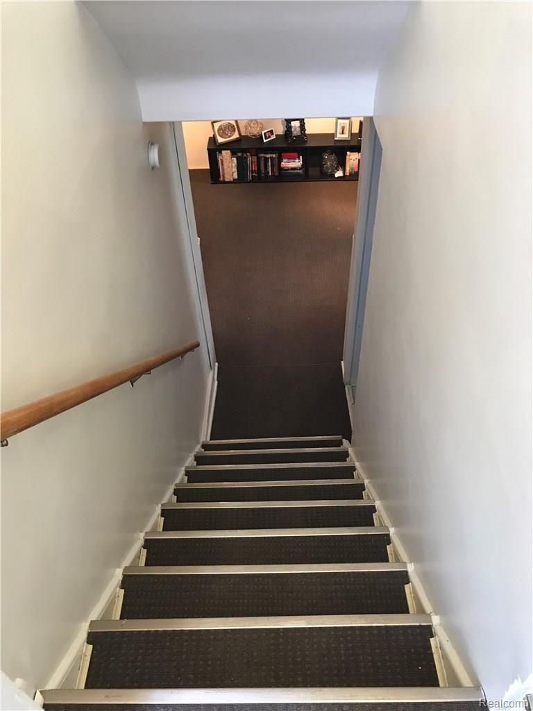17608 Reed Street Melvindale, MI 48122 - Photo 9 of 14 Stairs to BASEMENT* NEW CARPET