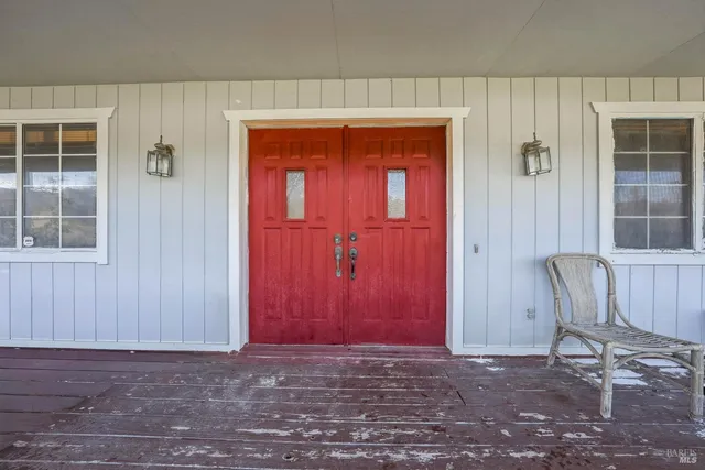 a view of a room with an empty space