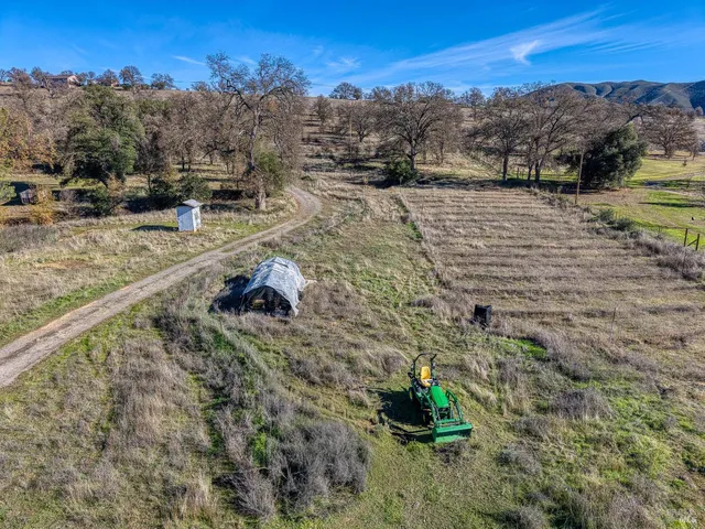 $489,000 | 1633 New Long Valley Road, Clearlake Oaks, CA 95423