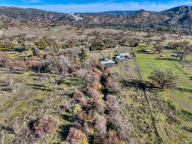 $489,000 | 1633 New Long Valley Road, Clearlake Oaks, CA 95423