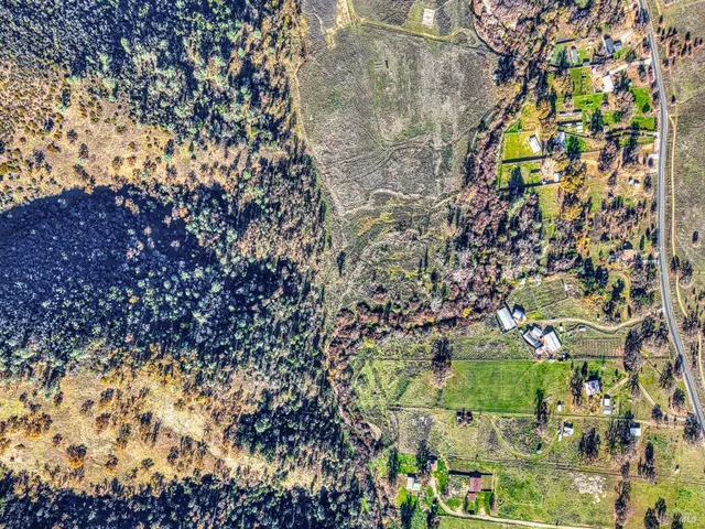 $489,000 | 1633 New Long Valley Road, Clearlake Oaks, CA 95423