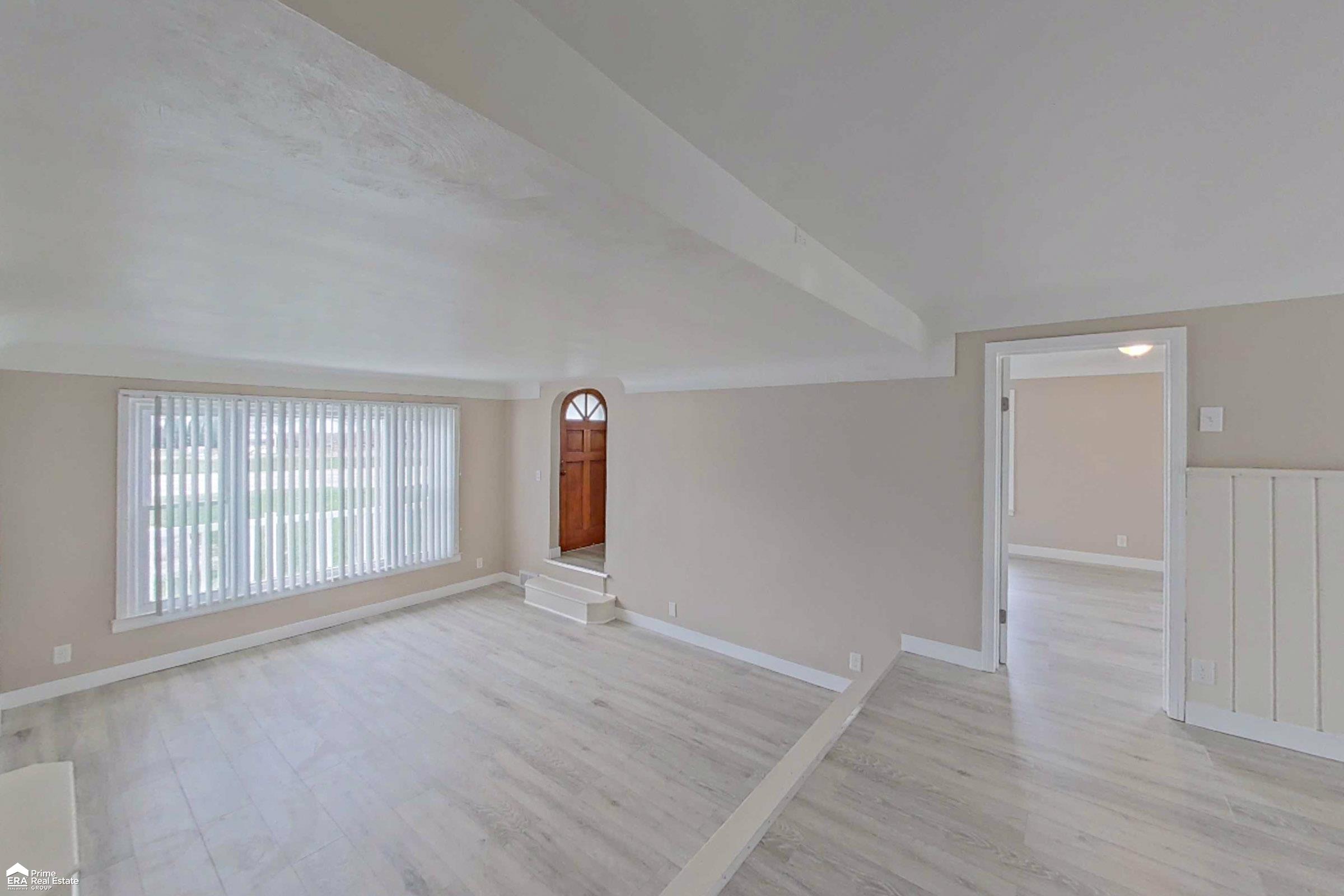3341 North Genesee Road Flint, MI 48506 - Photo 3 of 33 50172145-90682fb5-992b-4fed-9da9-85a084c62a9c.JPG