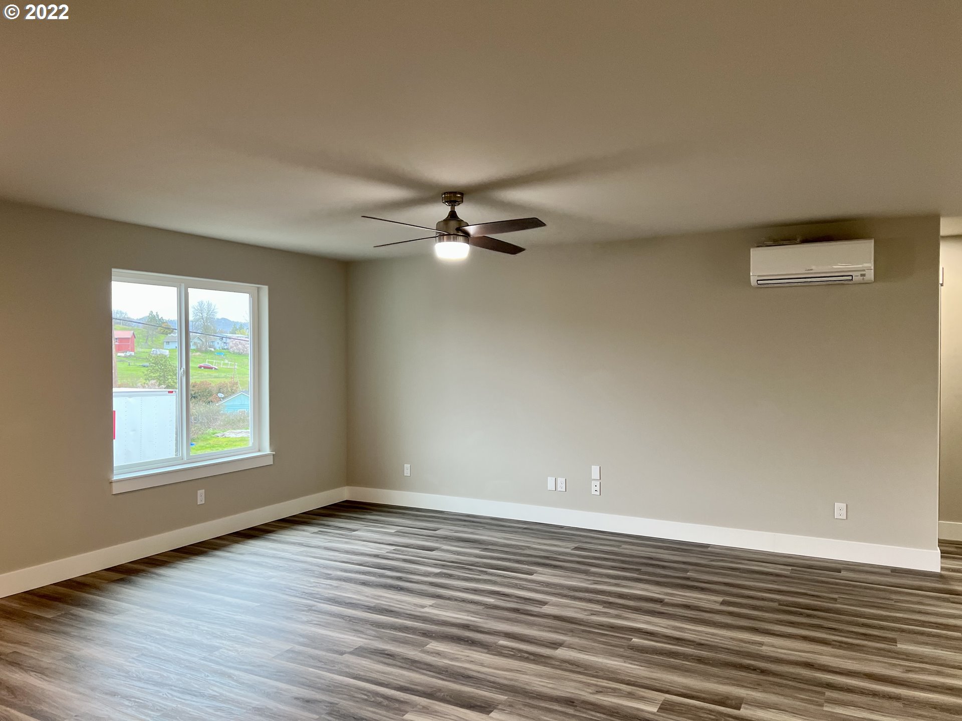 4955 Southwest Grange Road Roseburg, OR 97471 - Photo 3 of 12