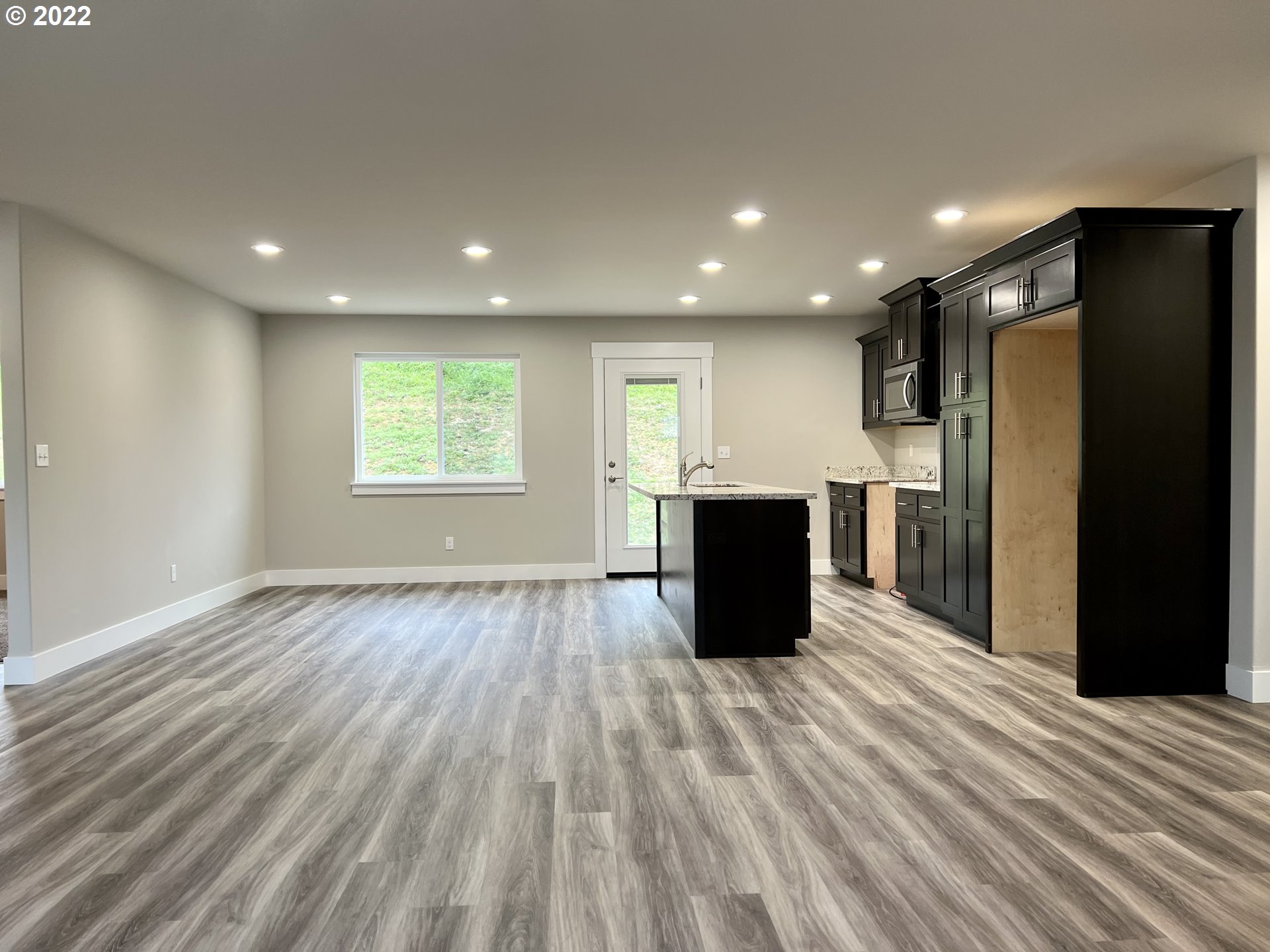 4955 Southwest Grange Road Roseburg, OR 97471 - Photo 4 of 12