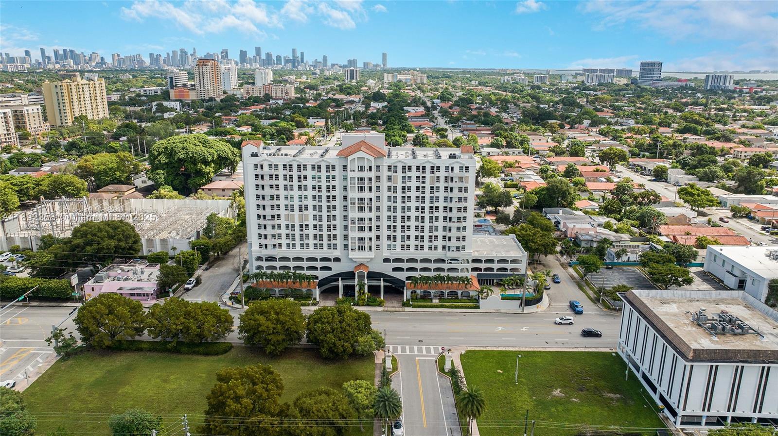 2351 Douglas Road, Unit 604 Miami, FL 33145 - Photo 25 of 26 an aerial view of multiple house