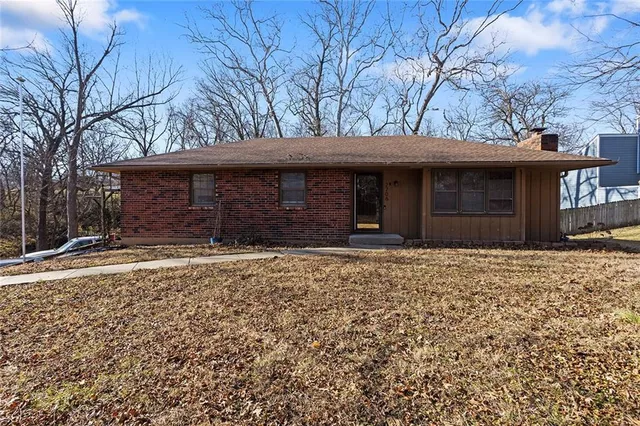 $257,900 | 2706 Maple Avenue, Leavenworth, KS 66048
