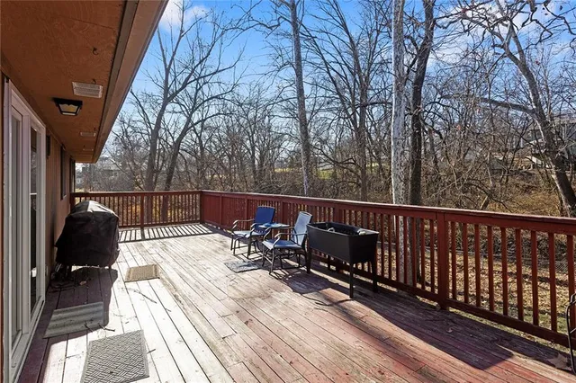 $257,900 | 2706 Maple Avenue, Leavenworth, KS 66048