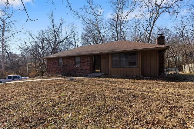 $257,900 | 2706 Maple Avenue, Leavenworth, KS 66048