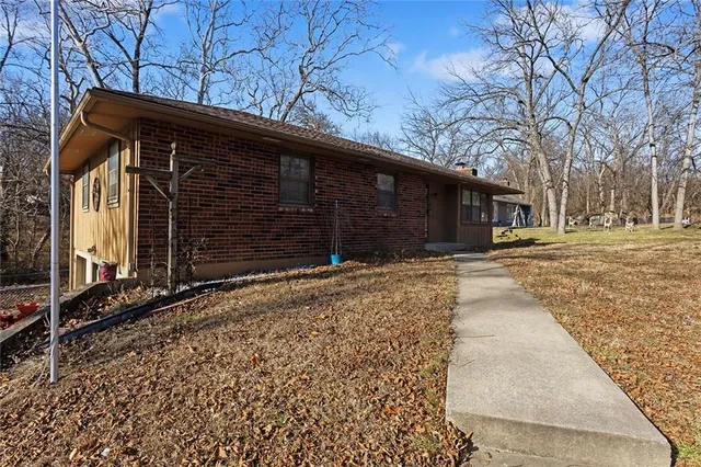 $257,900 | 2706 Maple Avenue, Leavenworth, KS 66048