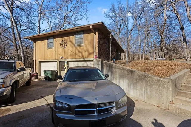 $257,900 | 2706 Maple Avenue, Leavenworth, KS 66048