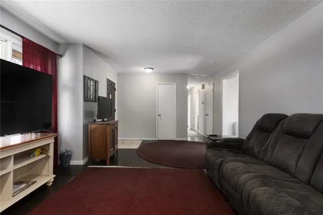 $257,900 | 2706 Maple Avenue, Leavenworth, KS 66048