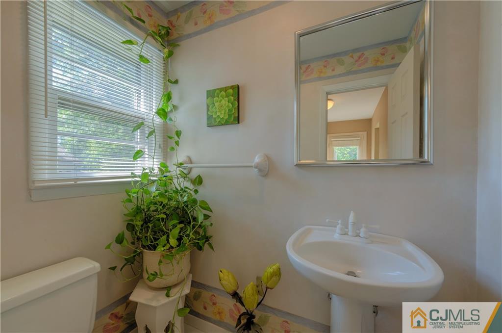 28 Academic Road East Brunswick, NJ 08816 - Photo 11 of 25 Gallery Image 11