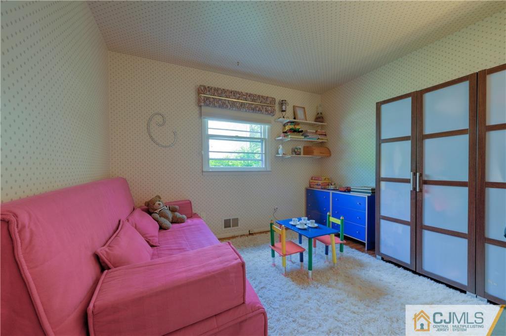 28 Academic Road East Brunswick, NJ 08816 - Photo 16 of 25 Gallery Image 16