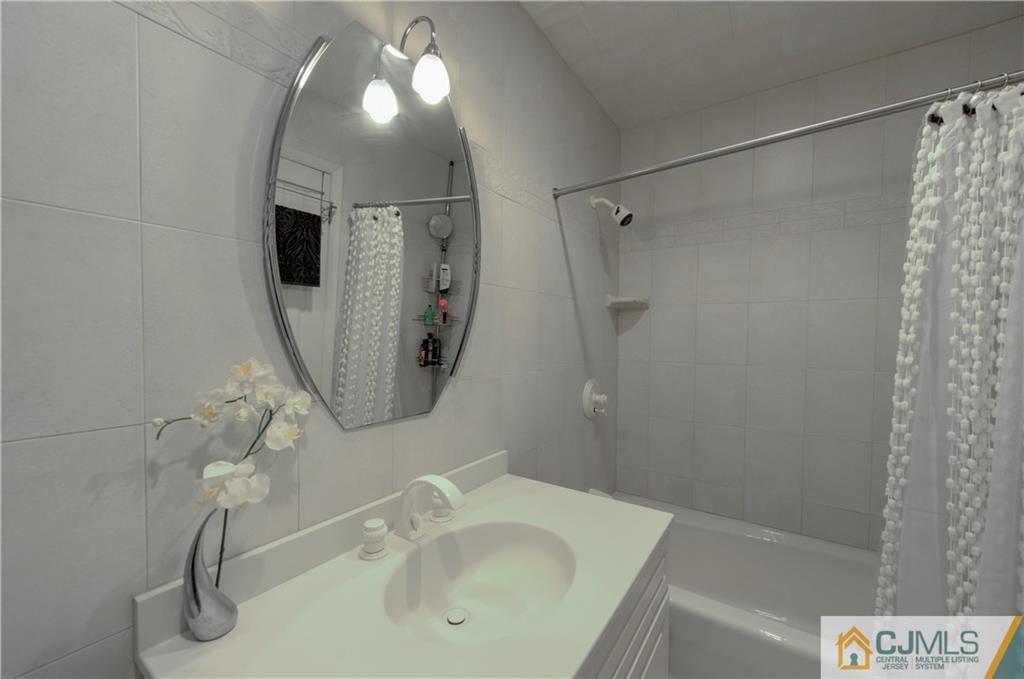 28 Academic Road East Brunswick, NJ 08816 - Photo 18 of 25 Gallery Image 18