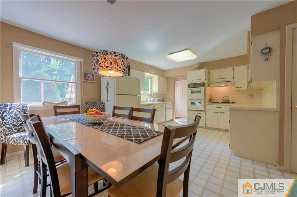 28 Academic Road East Brunswick, NJ 08816 - Photo 5 of 25 Gallery Image 5