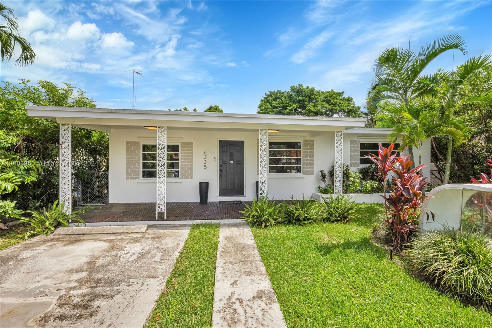 6335 Southwest 33rd Street Miami, FL 33155 - Photo 3 of 37 Fully fenced.