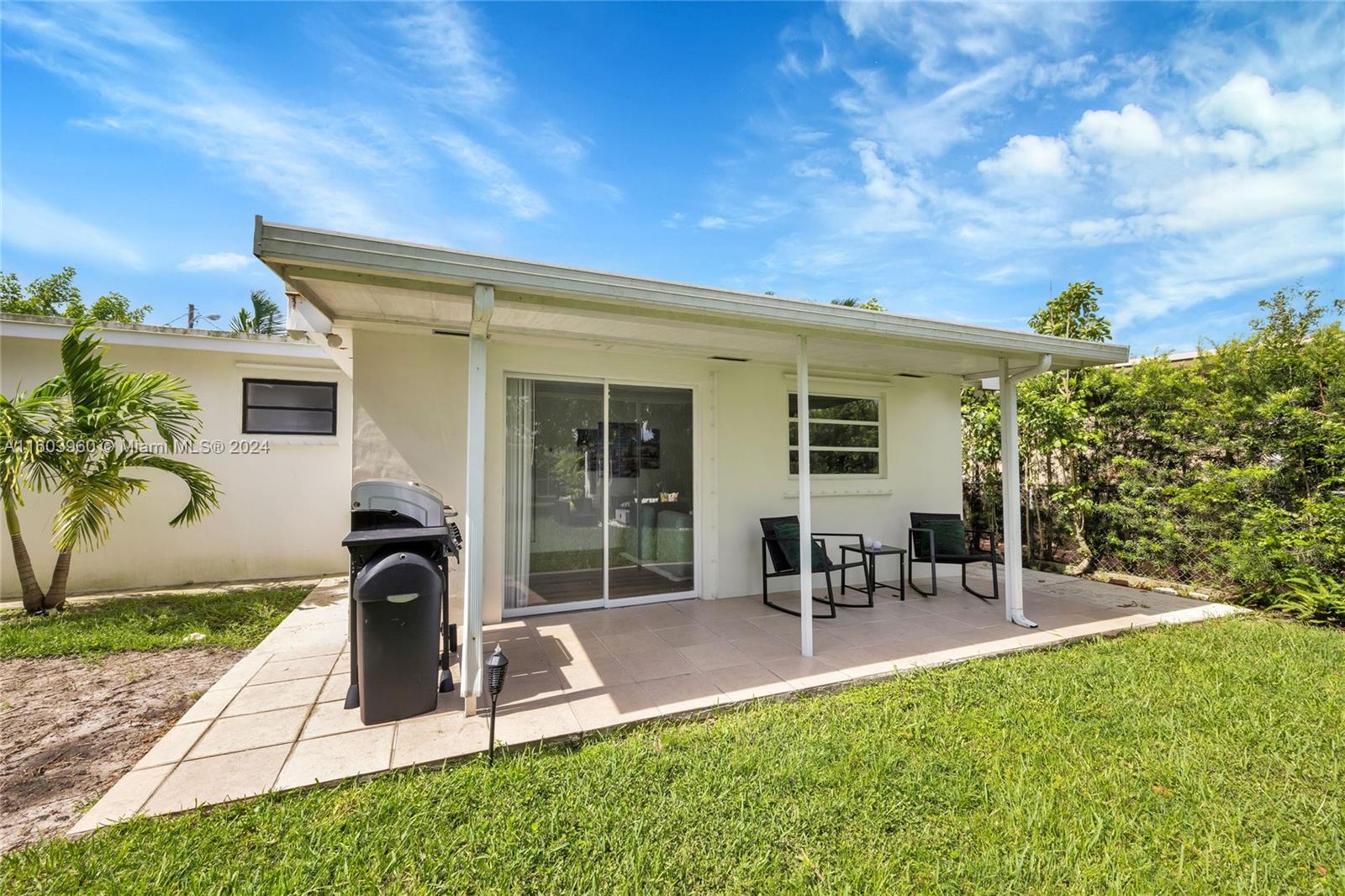 6335 Southwest 33rd Street Miami, FL 33155 - Photo 4 of 37 Gallery Image 4