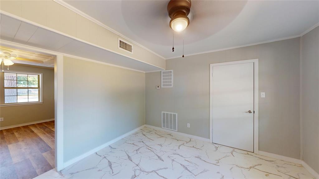 1105 South Ridgeway Drive Cleburne, TX 76033 - Photo 18 of 31 Gallery Image 18