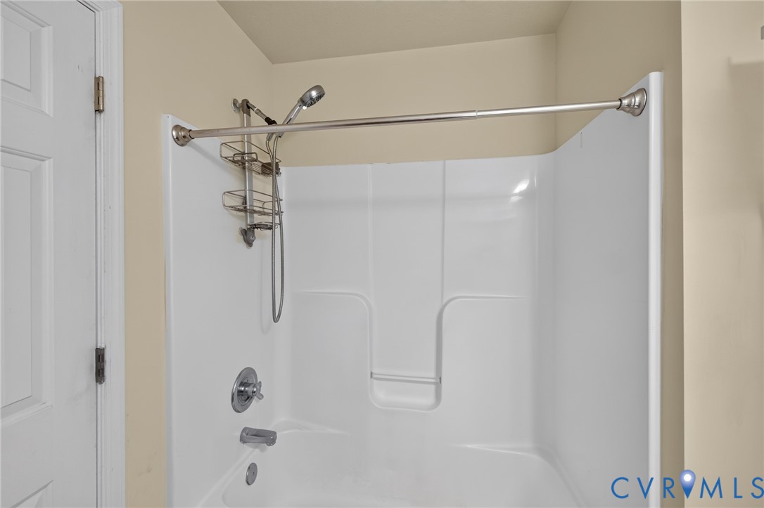 905 Kilby Station Road Ashland, VA 23005 - Photo 15 of 49 White Bathtub and Shower