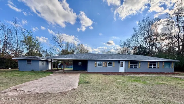 $250,000 | 4190 Highway 44, Tylertown, MS 39667