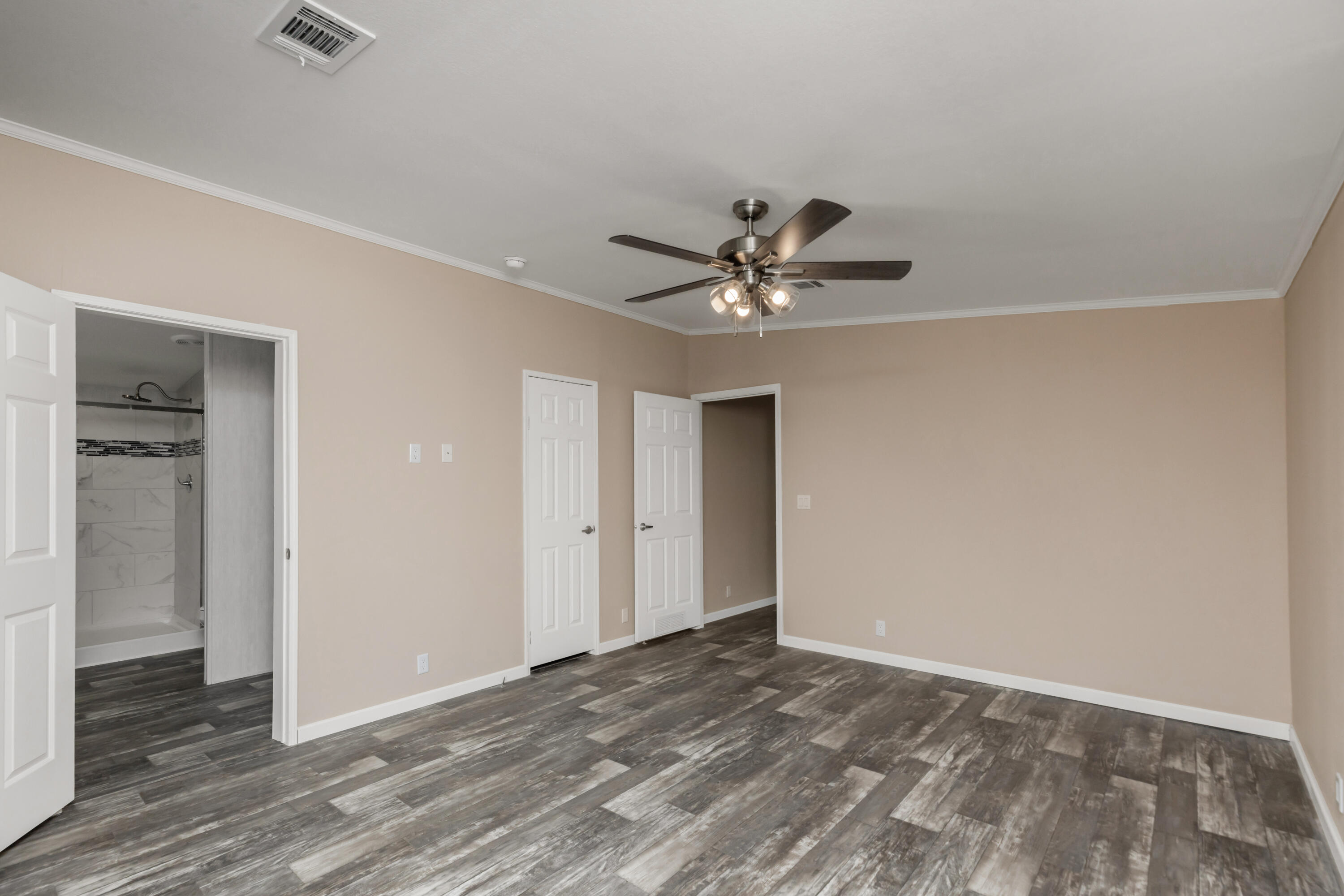 910 North Lloyd Street Crestview, FL 32536 - Photo 13 of 30 147A6413