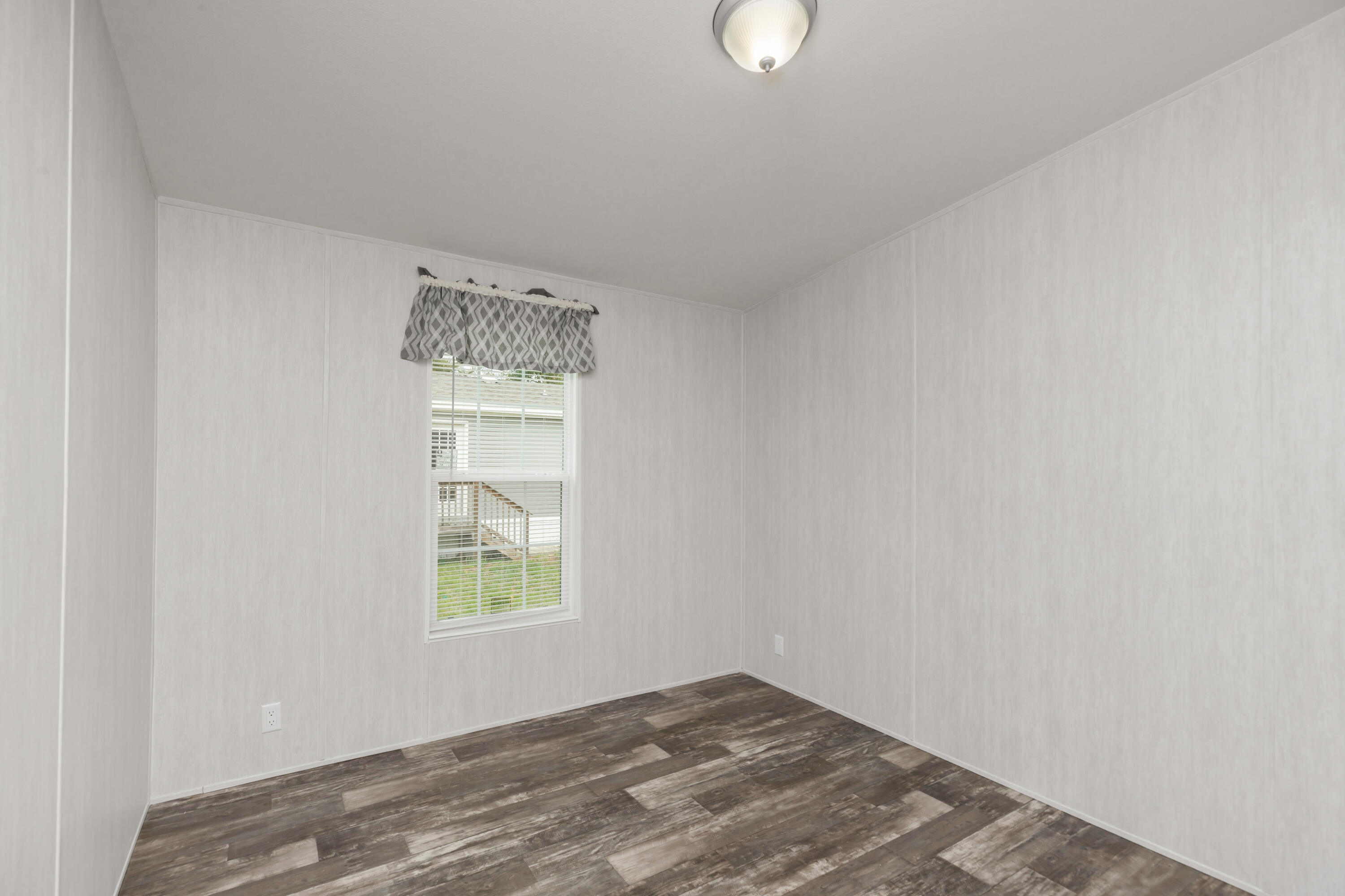 910 North Lloyd Street Crestview, FL 32536 - Photo 17 of 30 147A6416