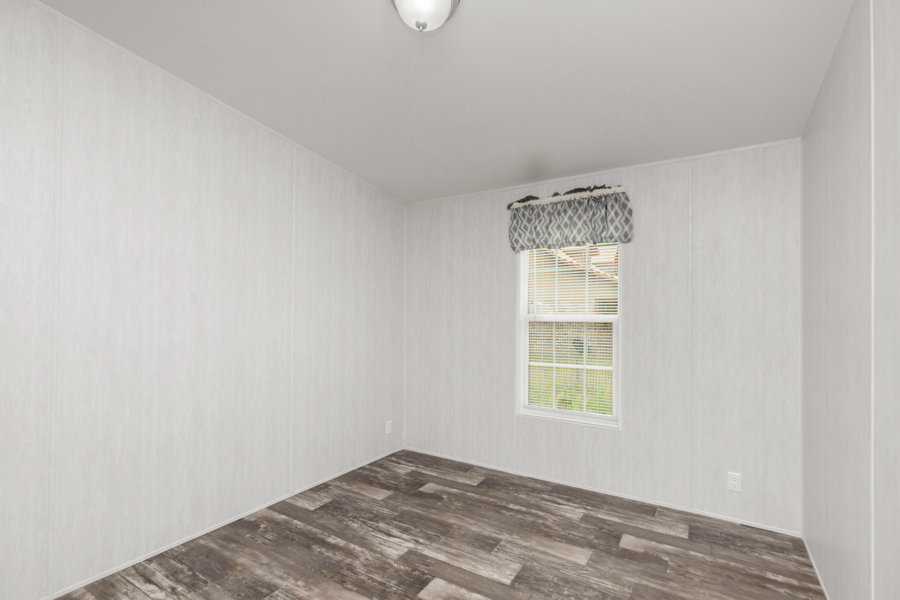 910 North Lloyd Street Crestview, FL 32536 - Photo 20 of 30 147A6419