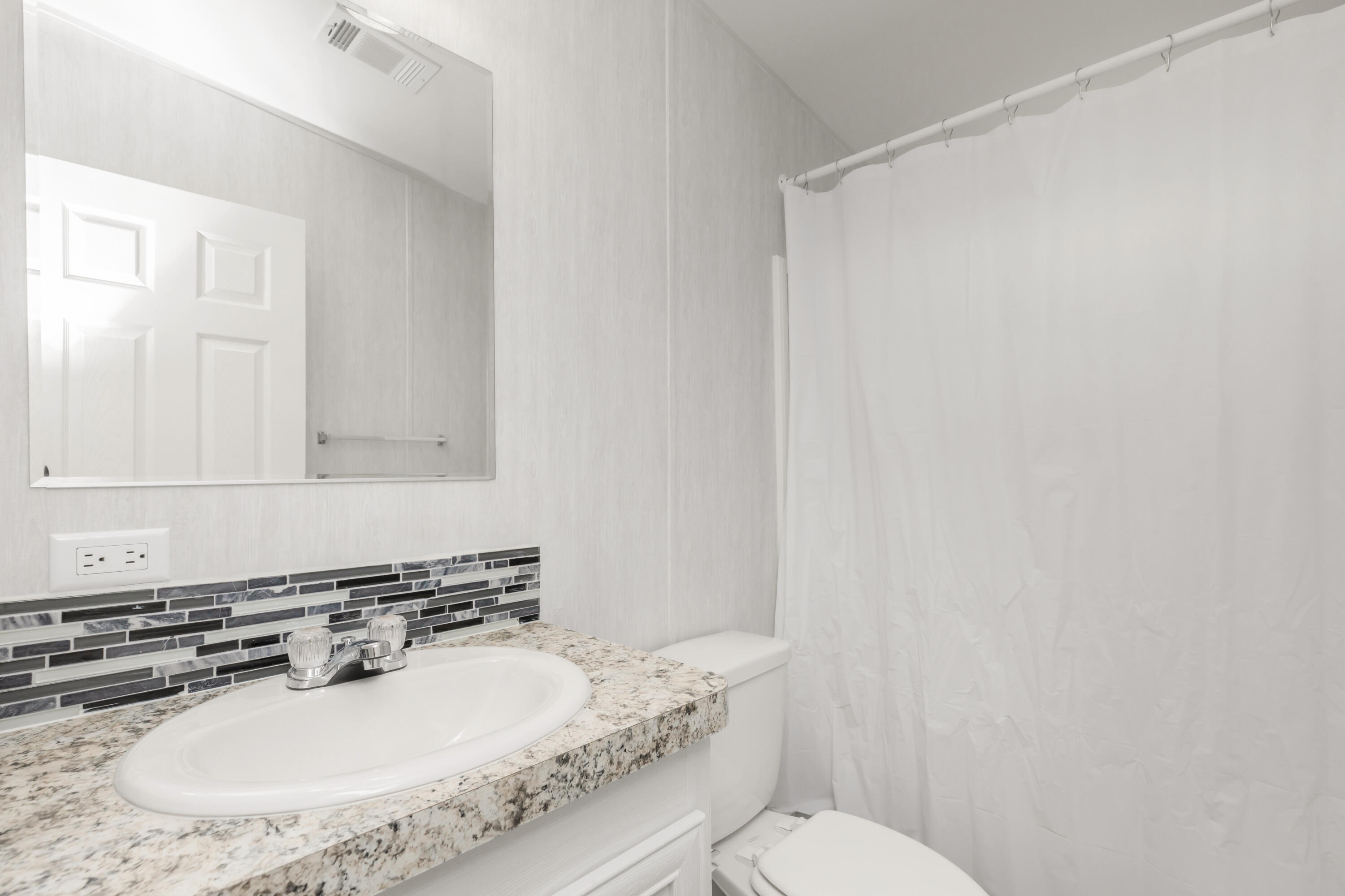 910 North Lloyd Street Crestview, FL 32536 - Photo 26 of 30 147A6425