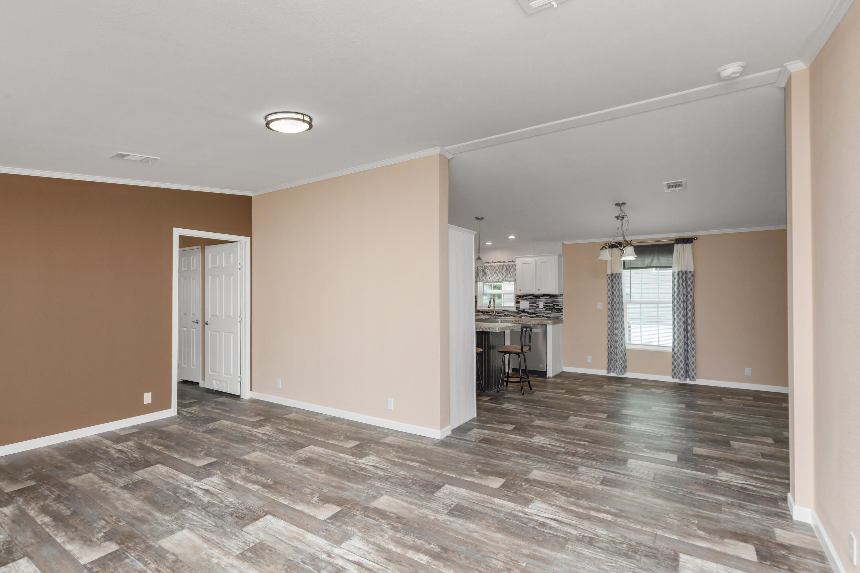 910 North Lloyd Street Crestview, FL 32536 - Photo 9 of 30 147A6400