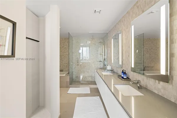 $5,900 | 68 Southeast 6th Street, Unit 1209, Miami, FL 33131