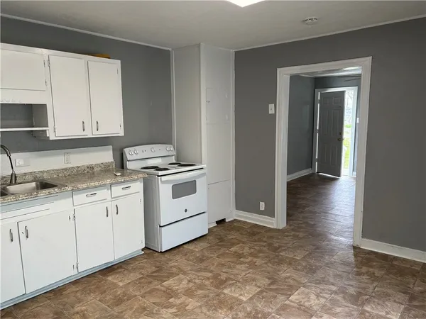 $1,000 | 701 West Lakeside Drive, Corpus Christi, TX 78418