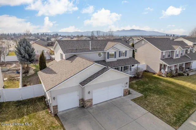 $715,000 | 2811 West Thorndale Loop, Coeur D'Alene, ID 83815