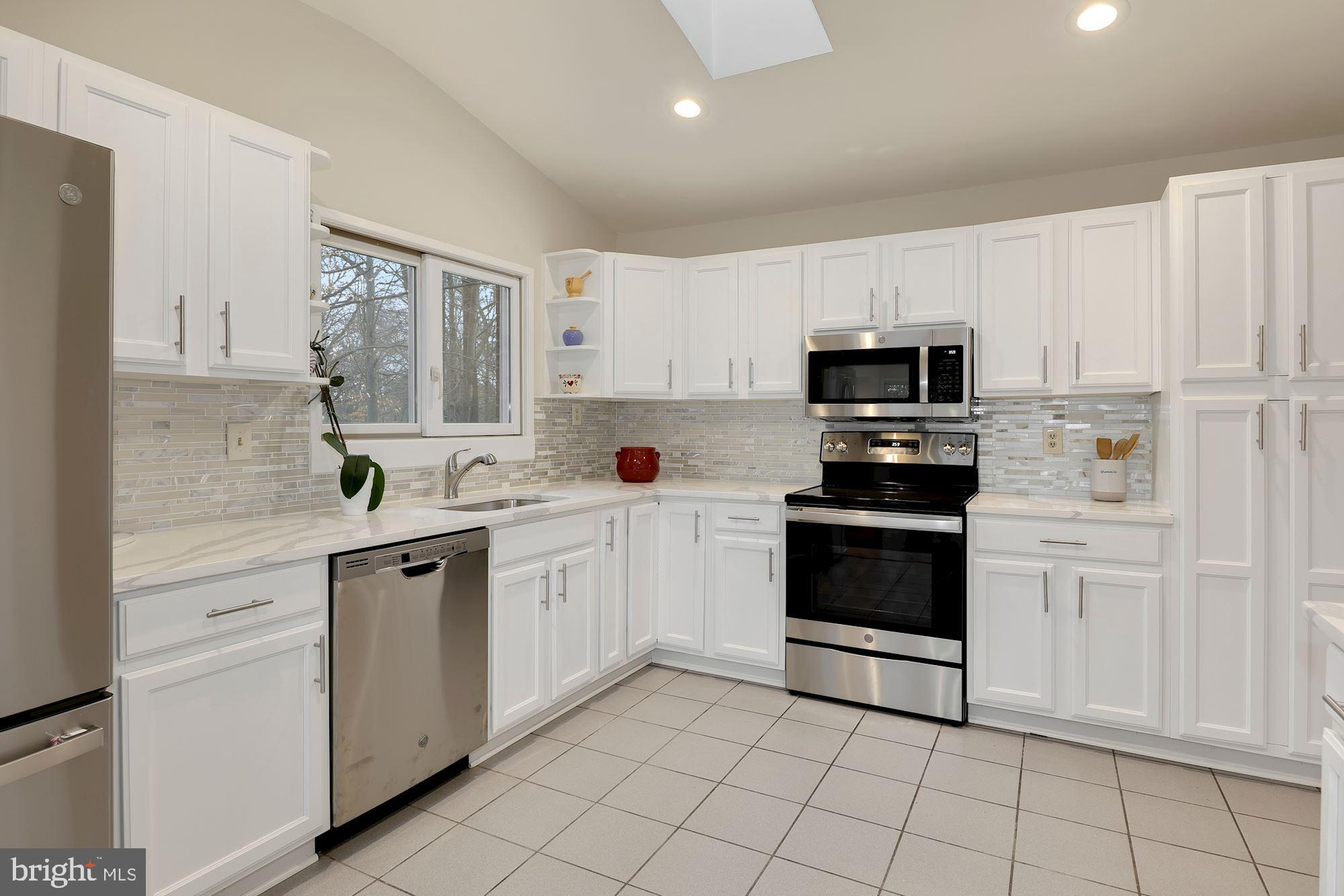 7700 Hamilton Spring Road Bethesda, MD 20817 - Photo 15 of 33