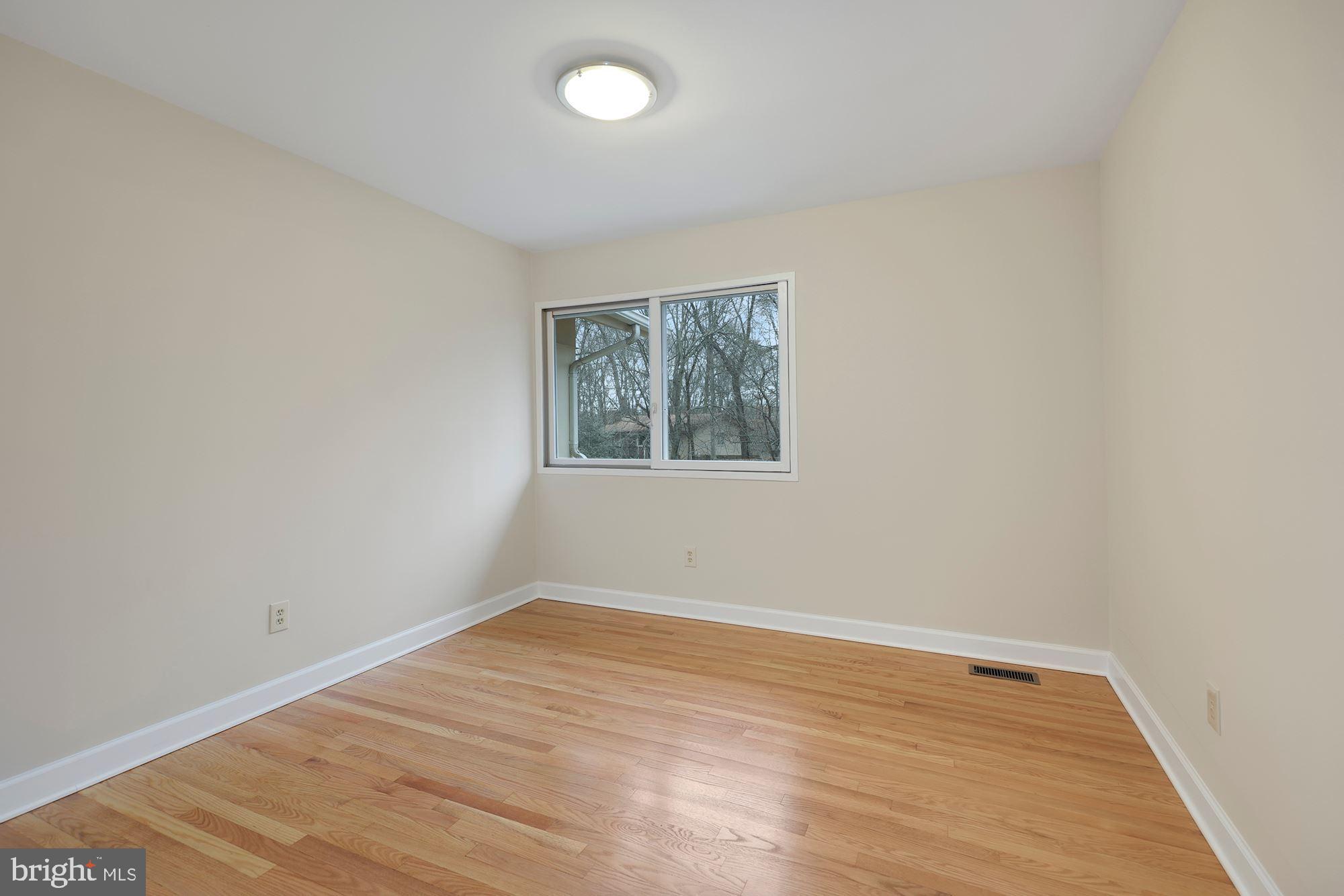 7700 Hamilton Spring Road Bethesda, MD 20817 - Photo 18 of 33
