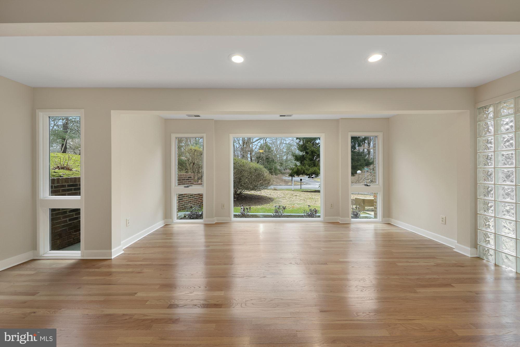 7700 Hamilton Spring Road Bethesda, MD 20817 - Photo 5 of 33