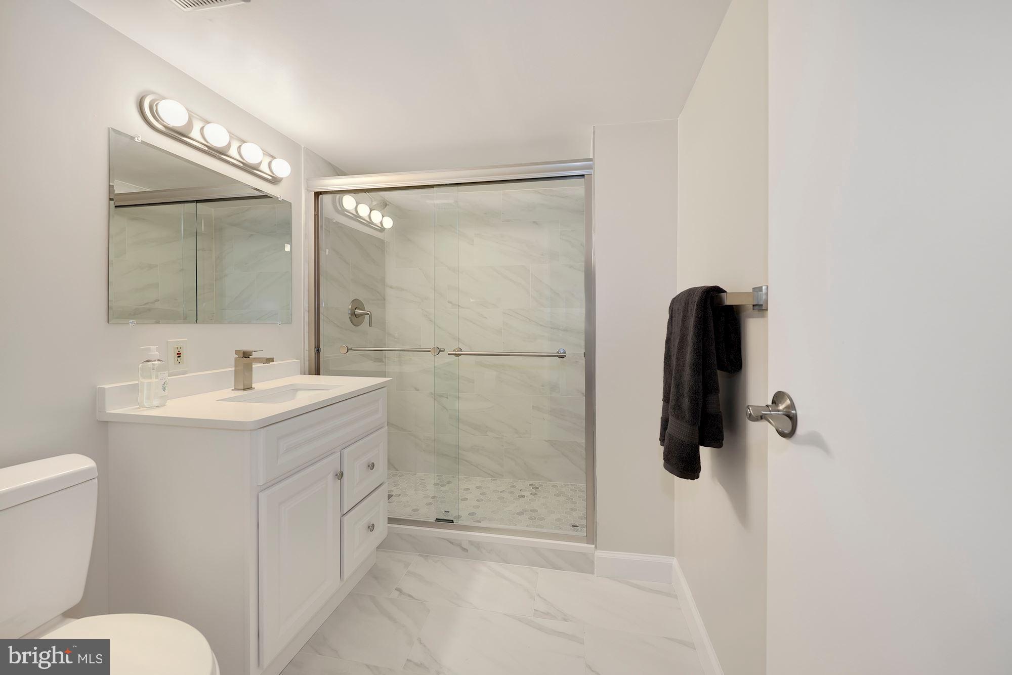 7700 Hamilton Spring Road Bethesda, MD 20817 - Photo 7 of 33
