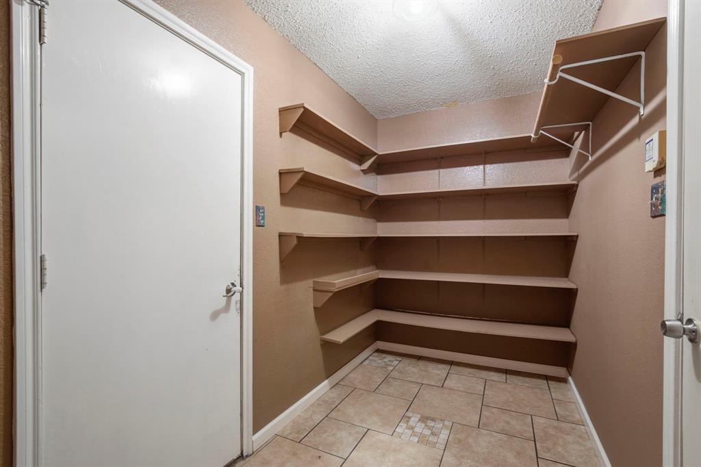 2201 Driskell Lane Corinth, TX 76210 - Photo 20 of 39 storage
