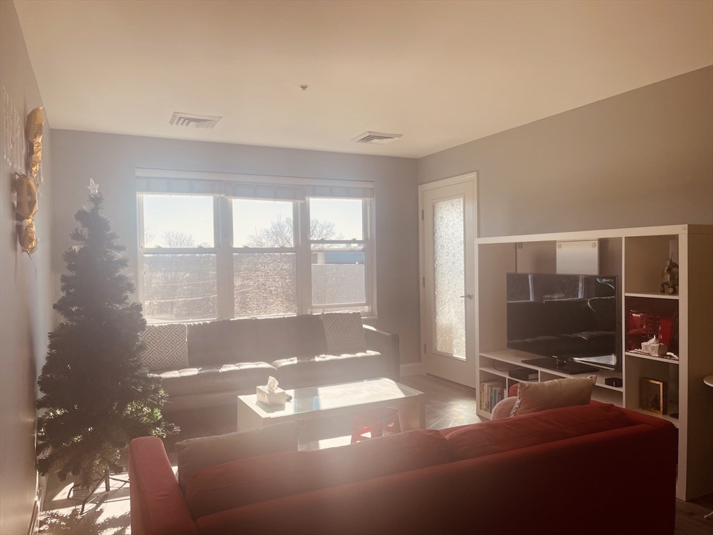 318 Rindge Avenue, Unit 304 Cambridge, MA 02140 - Photo 10 of 27