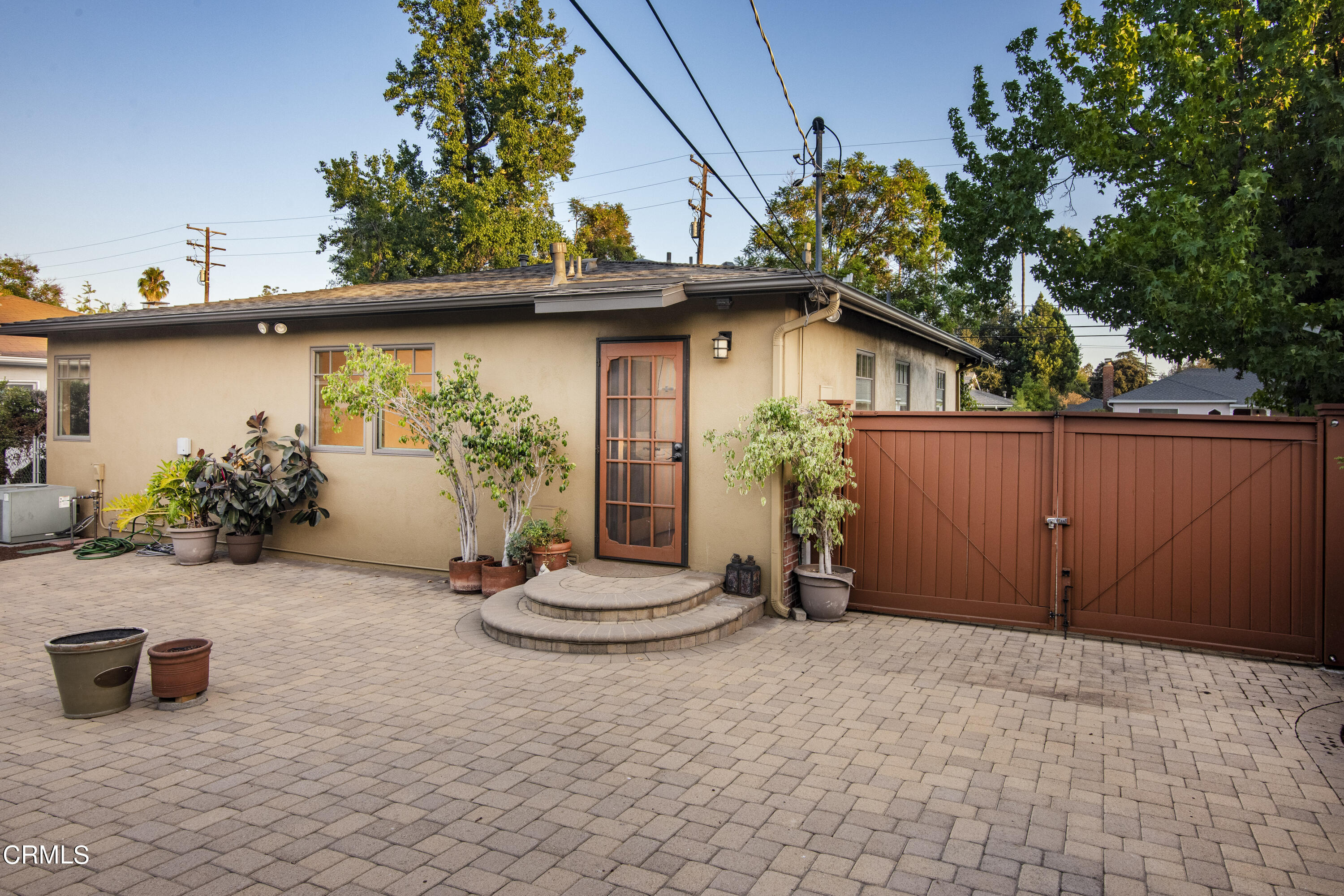 2901 Paloma Street Pasadena, CA 91107 - Photo 7 of 41 a view of a chair and table in the backyard