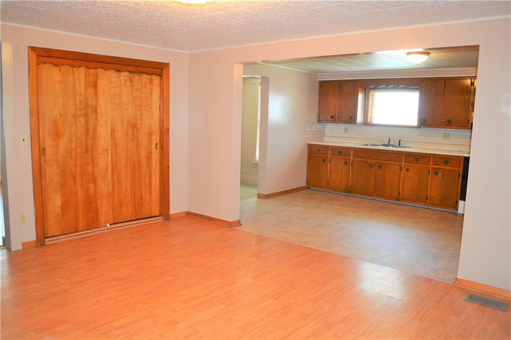 919 Main Street East Rural Valley, PA 16249 - Photo 5 of 25