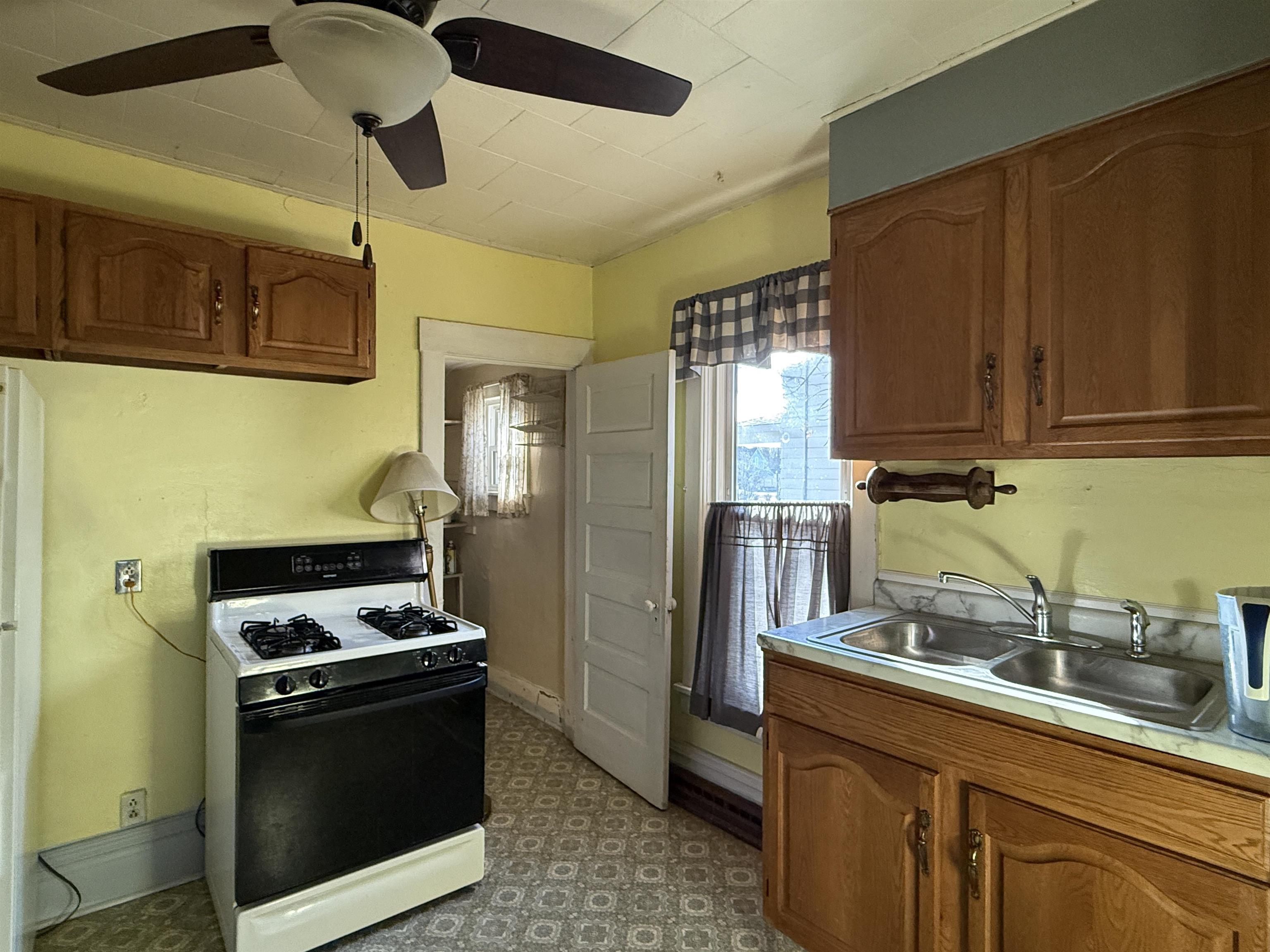 1003 Liberty Avenue Beloit, WI 53511 - Photo 10 of 30