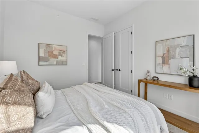 $5,800 | 2100 West 86th Street, Leawood, KS 66206