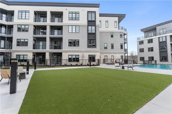 $5,800 | 2100 West 86th Street, Leawood, KS 66206