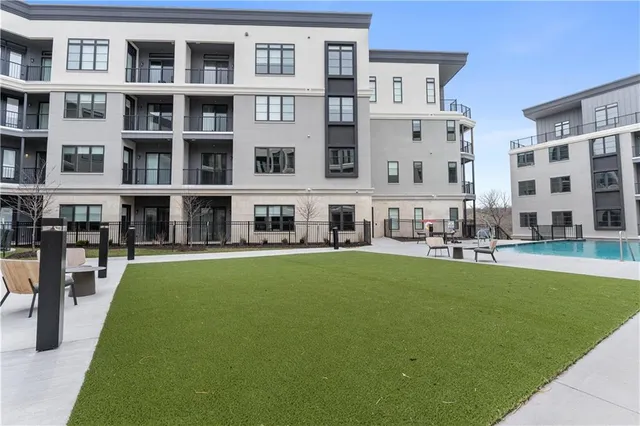 $5,800 | 2100 West 86th Street, Leawood, KS 66206