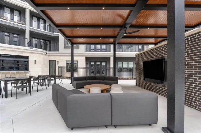 $5,800 | 2100 West 86th Street, Leawood, KS 66206