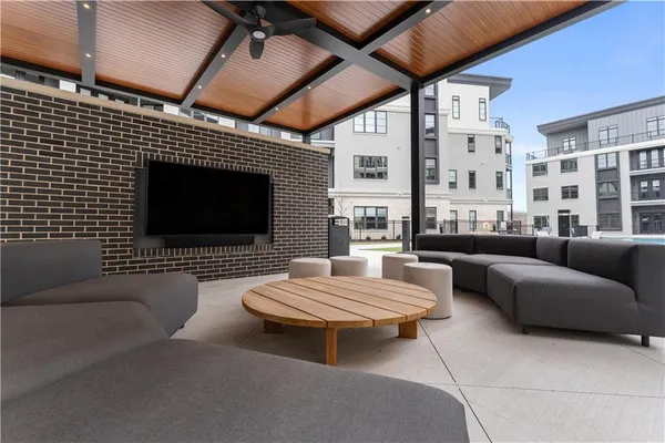 $5,800 | 2100 West 86th Street, Leawood, KS 66206