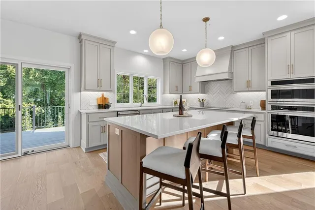 $5,800 | 2100 West 86th Street, Leawood, KS 66206