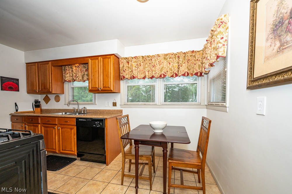 1827 South Meridian Road Youngstown, OH 44511 - Photo 29 of 46 Gallery Image 29